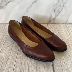 Vintage Salvatore Ferragamo Classic Brown Leather Flats (7.5)